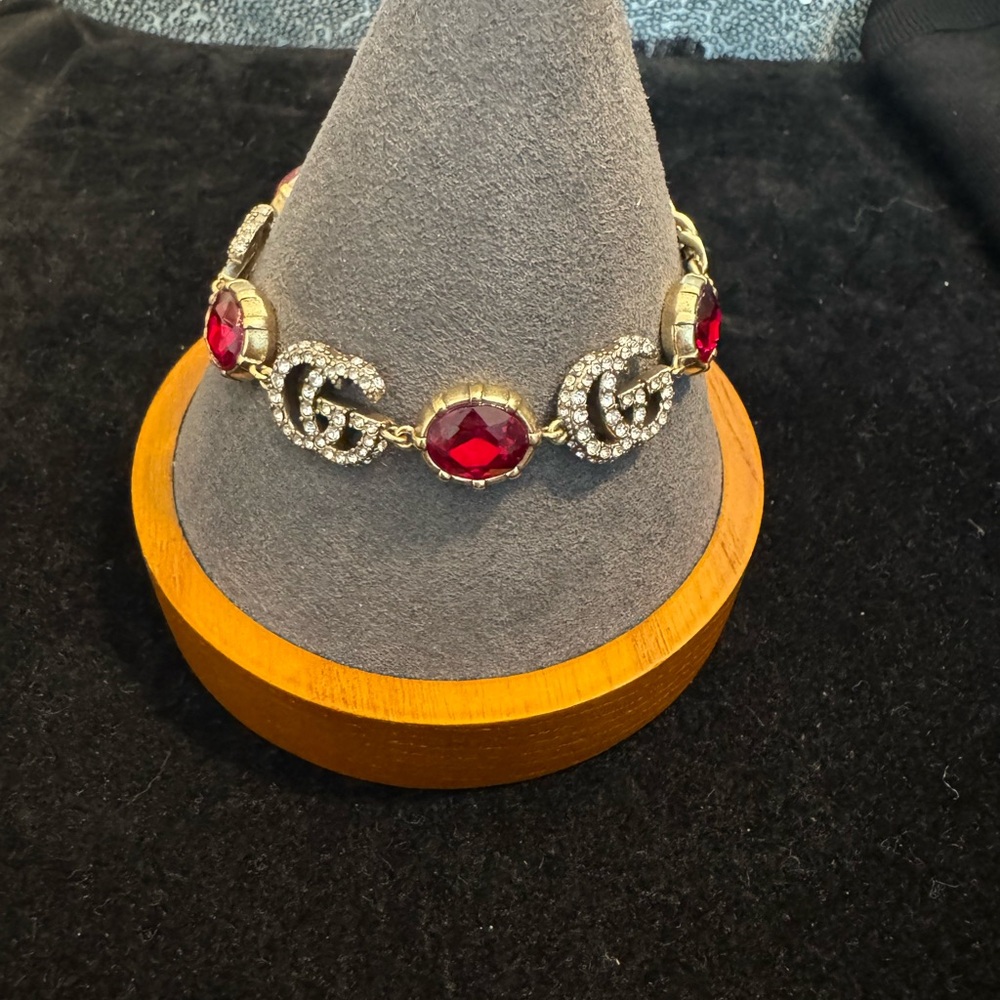 Gucci Marmont GG Elegant Red and Gold Bracelet